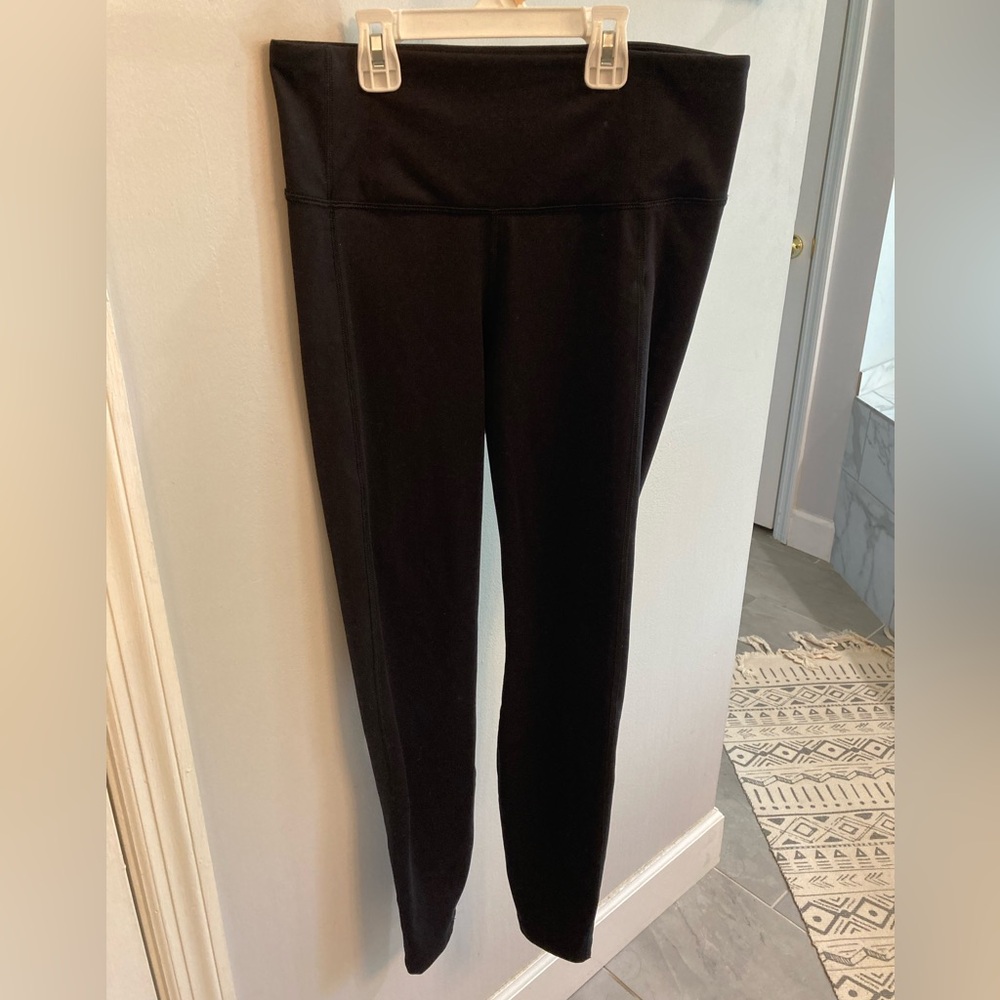 All in Motion Women's Black Leggings hi rise 7/8 length size medium